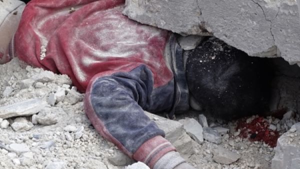  ارتفاع عدد قتلى غارات على شرقي دمشق إلى 33 قتيلا