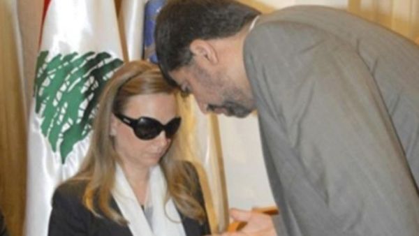 فيسبوك:صورة تظهر زوجة المقتول وسام الحسن تتجاهل السفير الايراني فيسبوك:صورة تظهر زوجة المقتول وسام الحسن تتجاهل السفير الايراني