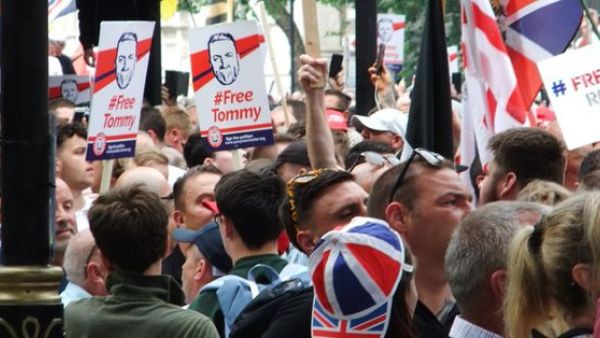 Rally led by Tommy Robinson (Twitter)