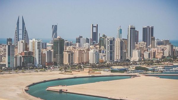 One policeman was killed and eight others were injured in bomb attack west of the Bahraini capital Manama on Friday evening (Wikimedia)