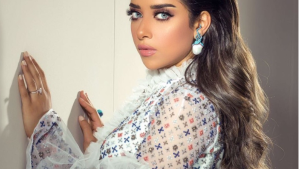 الفنانة بلقيس فتحي