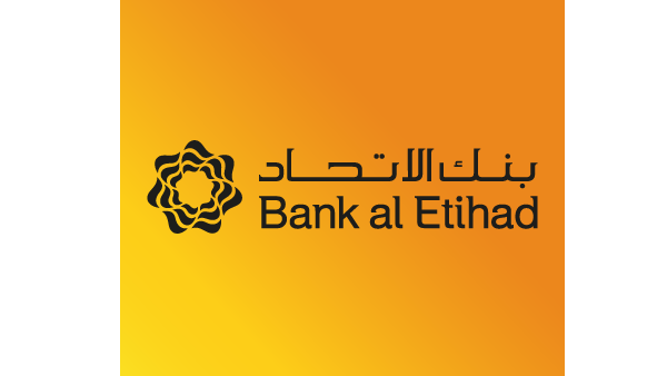 لن يكتفي الفائزون بالحصول على اللقب فحسب، بل سيقدم لهم البنك جوائز نقدية قيّمة، حيث سينال الفائز عن فئة أفضل شركة صغيرة أو متوسطة والفائزة عن فئة سيدة الأعمال جائزة نقدية قيمتها 25 ألف دينار أردني لكل منهما.