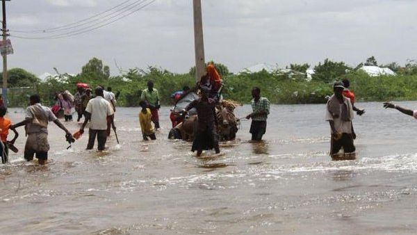 Residents in Beledweyne, Somalia, walk through the flood waters. (Twitter) Residents in Beledweyne, Somalia, walk through the flood waters. (Twitter)