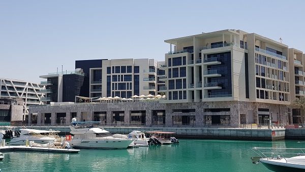 The Bloom Marina retail promenade is destined to house 14 renowned F&B brands, with most of these overlooking the marina and offering panoramic views of the Abu Dhabi skyline.