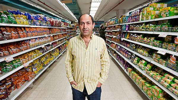 Retailer Rami Levy, who has sold milk cheaper than water and a kilo of chicken for 10 cents, was confident prices in his mall would be lower than those in Ramallah. (Olive Oil Times) 