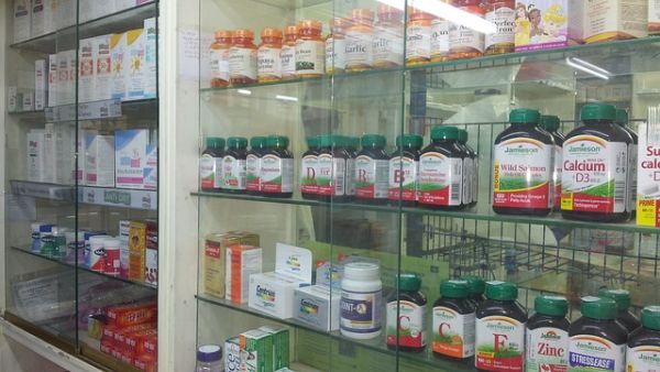 The US report considers the proliferation of counterfeit pharmaceuticals that are manufactured, sold and distributed in Lebanon a continuing concern. (Pixabay)