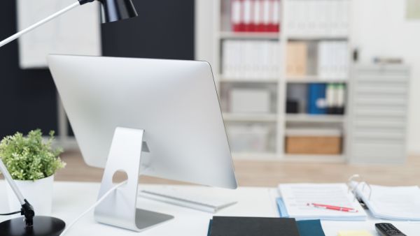 Start your day with a clean slate: a clean desk will help put things in perspective. (Shutterstock)