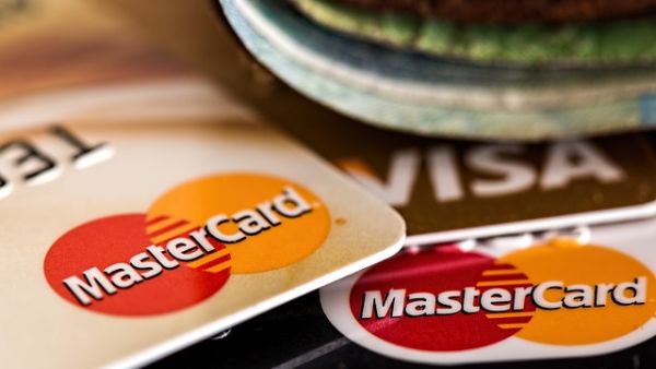 When choosing a card, you need to also think about the way you manage your personal finances. (Pixabay)