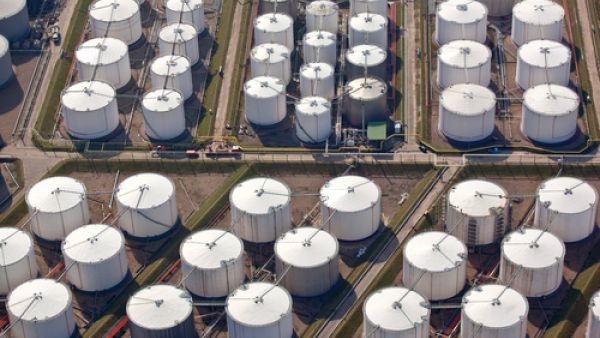 In spite of the fifth largest natural gas reserves in the world, Saudi Arabia does not produce sufficient gas for power generation and for its vast petrochemical industry. (Shutterstock)