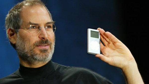 Steve Jobs with the iPod in 2004. (AFP/File)