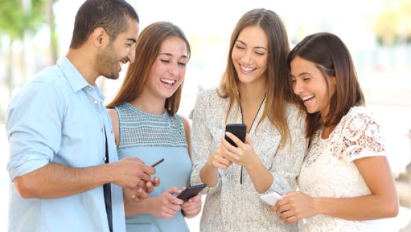 When the teens saw their own photos with a large number of likes, researchers saw activity across a wide variety of regions in the brain. (Shutterstock)