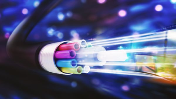 Copper cables have the capacity to provide users with a maximum internet speed of 8 megabytes per second, while fiber optics can provide households with an average of 100 megabytes per second.