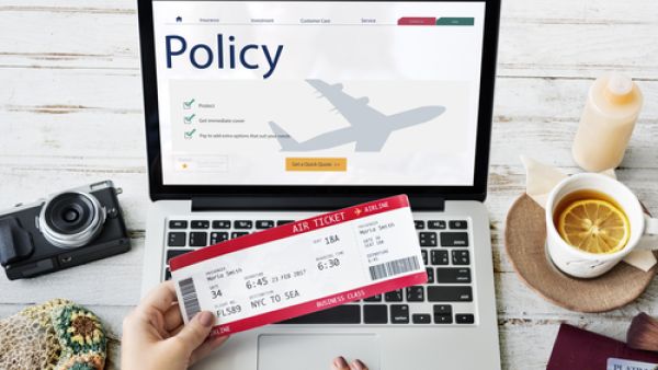 While some people have gotten used to online services, others still prefer to travel through agencies. (Shutterstock)

