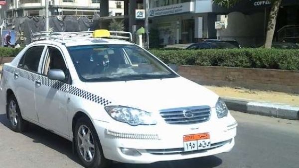 The Cairo Governor announced the newly adjusted initial taxi fare rate of EGP 4 to be effective as of Tuesday. (File photo)