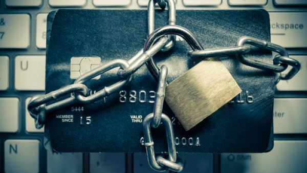 نسبة التخوف من الخطر الإلكتروني في منطقة الشرق الأوسط تعتبر منخفضة ولا تتجاوز 30% أي من بين كل 10 أشخاص هناك 3 فقط يتحوطون إلكترونياً، مقابل نسبة تصل إلى 65 % في أوروبا والولايات المتحدة
