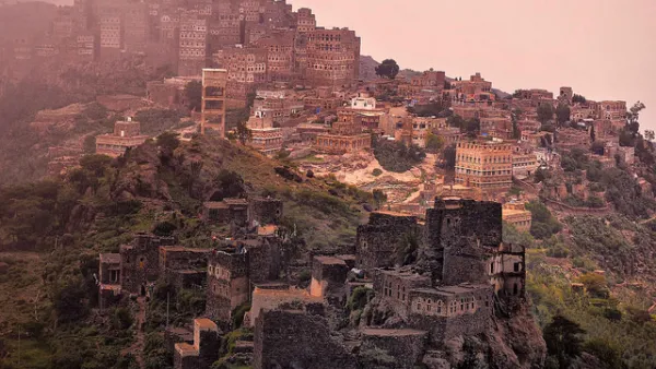 War-torn Yemen has plenty of fog, which is proving to be an asset in reclaiming much-needed water. (Flickr/Rod Waddington)