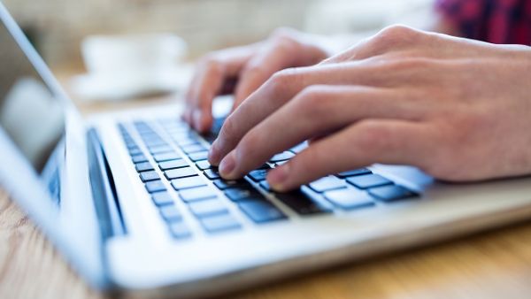 Online job sites let you plan your future and career with tools for career mapping. (Freepik/Peoplecreations)