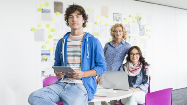 Even though they could be unpaid, internships will help you tremendously in building work experience, making professional connections, and preparing for employment after completing your studies. (Shutterstock)