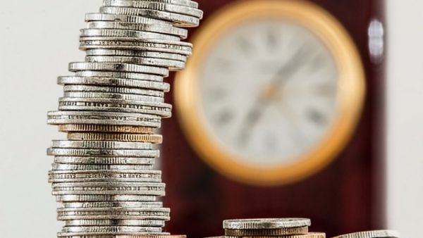 Financial resolutions that are too broad, or too vague, are often not easy to stick to. (Pexels)