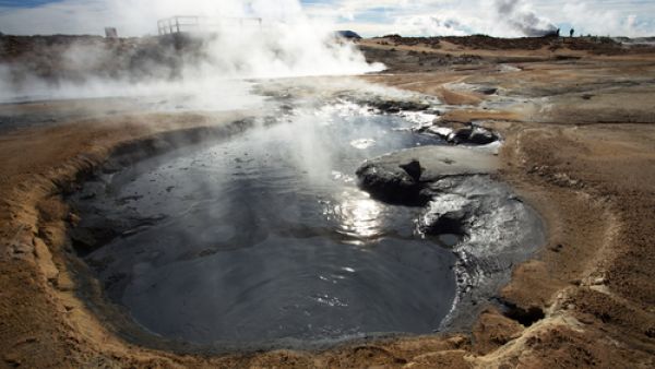 There are at least 10 known hot springs in Saudi Arabia.  (Shutterstock)