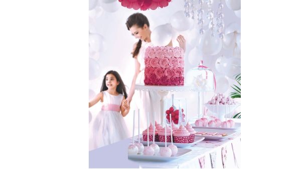 Mothers will get a chance to complete the blissful day with an exquisite afternoon tea at Karat Lounge, where she can relax and reenergize with the finest selections of teas and coffees.