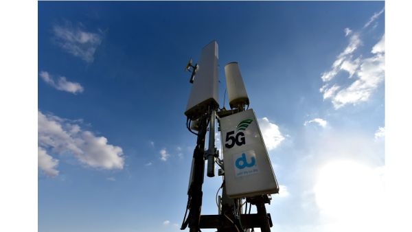 تشمل المرحلة الأولى من عملية نشر شبكات هذه التكنولوجيا ضمان توفير الأجهزة والمعدات الخاصة بأماكن العملاء والتي تتبعها عملية توفير وتطوير الأجهزة والهواتف المتحركة التي تدعم هذه التقنية.