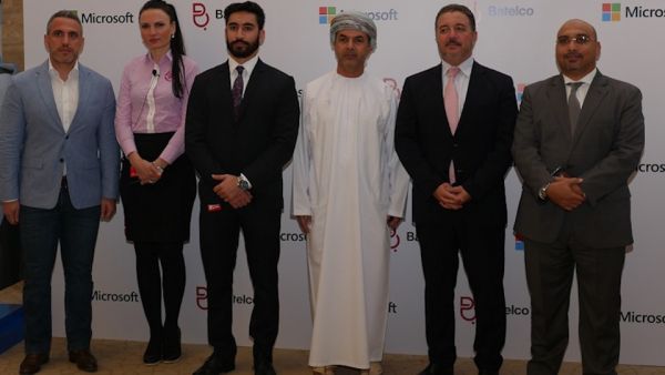 Batelco General Enterprise Division Abderrahmane Mounir and Microsoft Country Manager Bahrain and Oman, Sheikh Saif Hilal Al Hosni with other officials Batelco General Enterprise Division Abderrahmane Mounir and Microsoft Country Manager Bahrain and Oman, Sheikh Saif Hilal Al Hosni with other officials