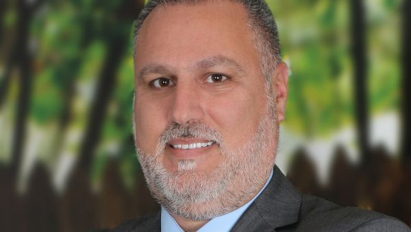 خالد سرور مدير فندق في سويس- بل ريزيدانسز جفير
