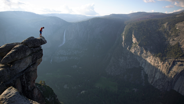 أعلنت ناشونال جيوغرافيك عن فوز فيلمها “فري سولو” (Free Solo) بجائزة أفضل فيلم وثائقي.