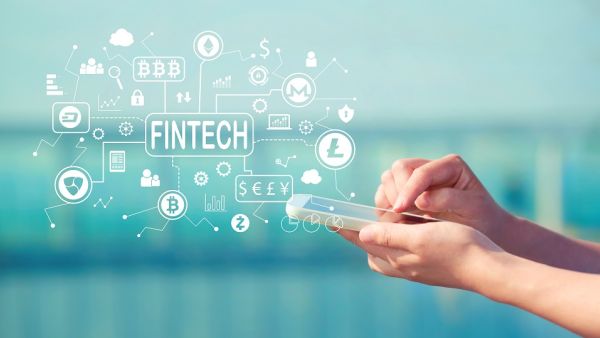 Palestinian Banking Sector Growth Influenced by Fintech (Shutterstock)