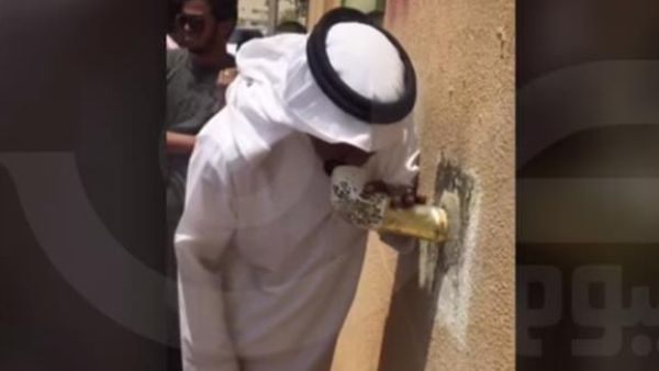 نداء الطالبات عبر ماصورة