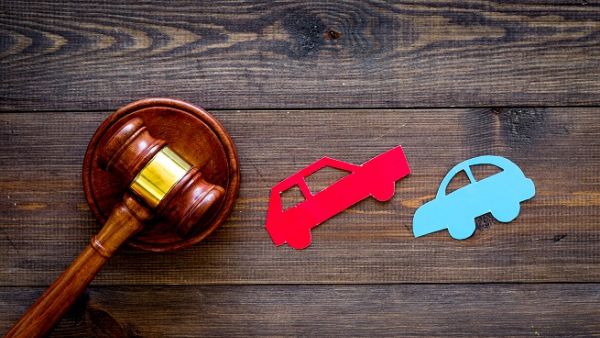 Police had earlier issued a warning, where obstructing or blocking roads during accidents will get you a fine of Dh1,000 in Abu Dhabi. (Shutterstock)