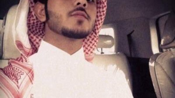 سقيم يهشم سياره مقيم