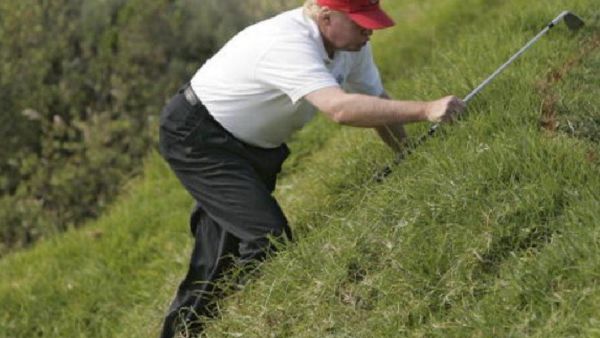 Trump plays golf (Twitter)