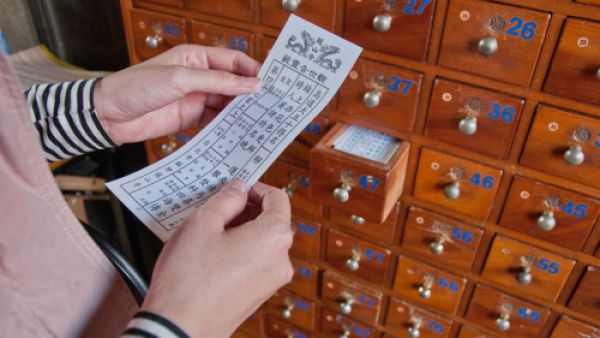 برج الديك تساعدك النجوم الصينيّة على التركيز على سعادة علاقتك الزوجيّة اليوميّة