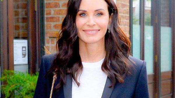 Courteney Cox "doesn't see" a 'Friends' reunion happening (Source: cox.courteney / Instagram ) Courteney Cox "doesn't see" a 'Friends' reunion happening (Source: cox.courteney / Instagram )