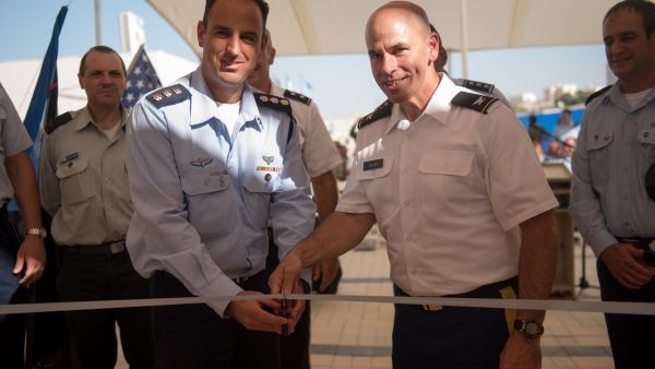Cutting the ribbon at the new American base. (IDF) 