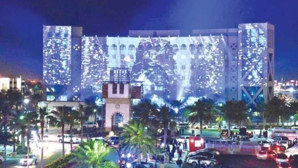 Motorbikes and boards kick Saudi Arabia's Sharqiah Season off with a vroom 
 (Twitter)