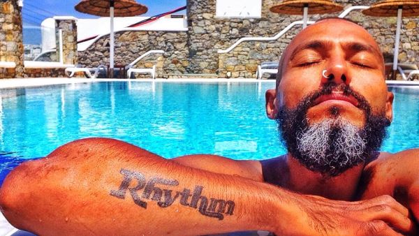 Egyptian Ramy DJunkie has the music 80s kids love to listen to.