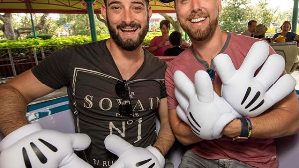 Lance Bass, right, and husband Michael Turchin (Twitter)