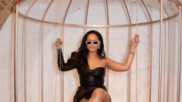 Rihanna at Savage X Fenty pop-up in London (Twitter)