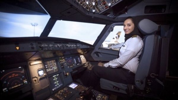 Oxford Aviation Academy has opened its doors to women  (Twitter)