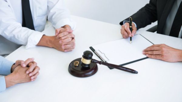 من الأسباب التي تؤدي إلى الطلاق قلة الخبرة بشؤون الزواج