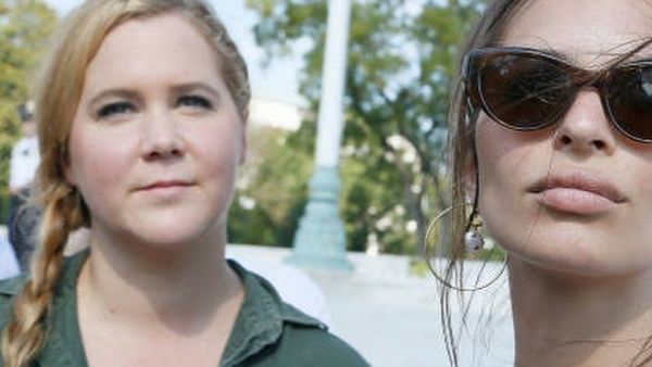 Amy Schumer and Emily Ratajkowski (Twitter) Amy Schumer and Emily Ratajkowski (Twitter)