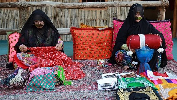 Dubai Culture continued its ongoing efforts to raise awareness of the UAE’s heritage by providing craftsmen and women to take part in a Dubai Mall event. 