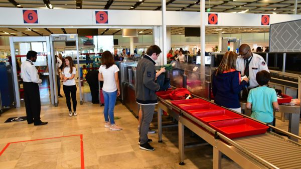 Passengers flying from several Middle Eastern countries will no longer be allowed to bring electronics larger than 16 cm in length on board with them. (Shutterstock)
