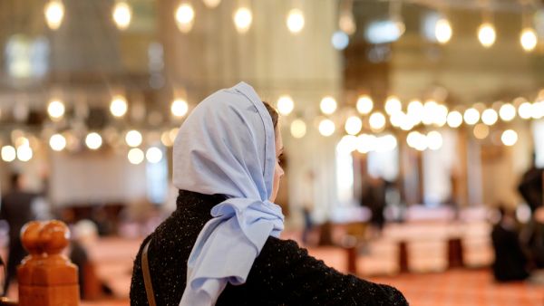 The European Court of Justice has ruled that employers are allowed to ban religious headscarfs at the workplace under certain circumstances. (Shutterstock)