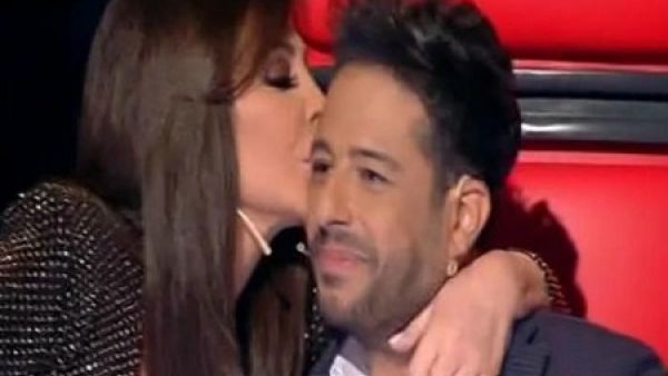 قبلة اليسا لحماقي تثير الجدل وزوجته تخرج عن صمتها