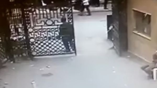 لحظة تفجير الكنيسة المرقسية في الإسكندرية