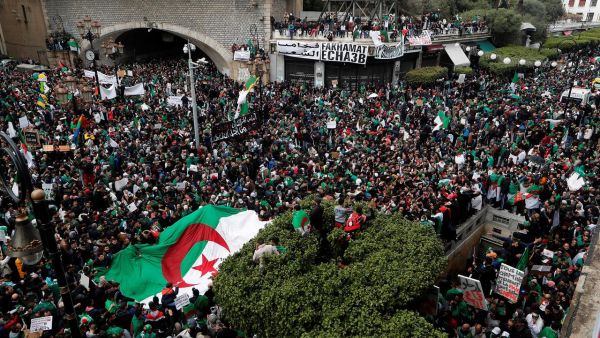 ارشيف/ من التظاهرات في الجزائر ضد نظام بوتفليقة